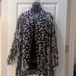 Elegant Blue and Cream Kimono Cardigan